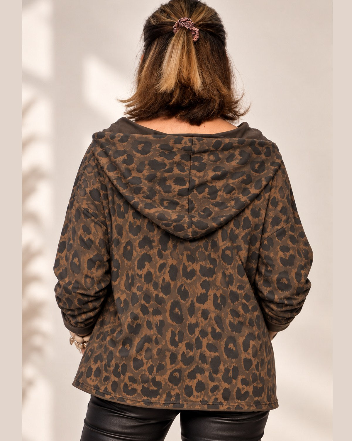 Leo Hoodie Damen aus Sommersweat | DeLuLu Fashion Corner