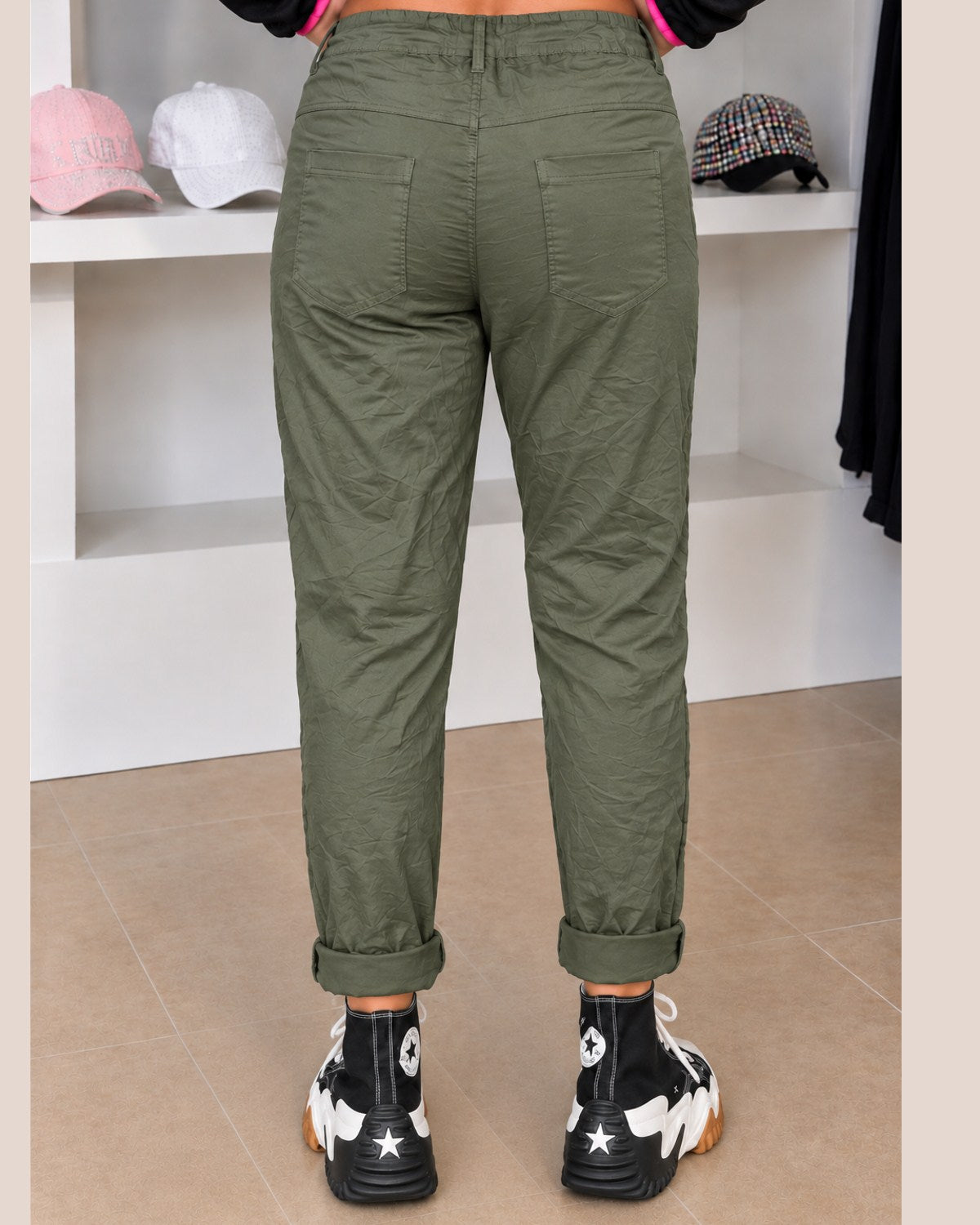 Bequeme Eyecatcher Hose mit Überwurf und Knopfleiste