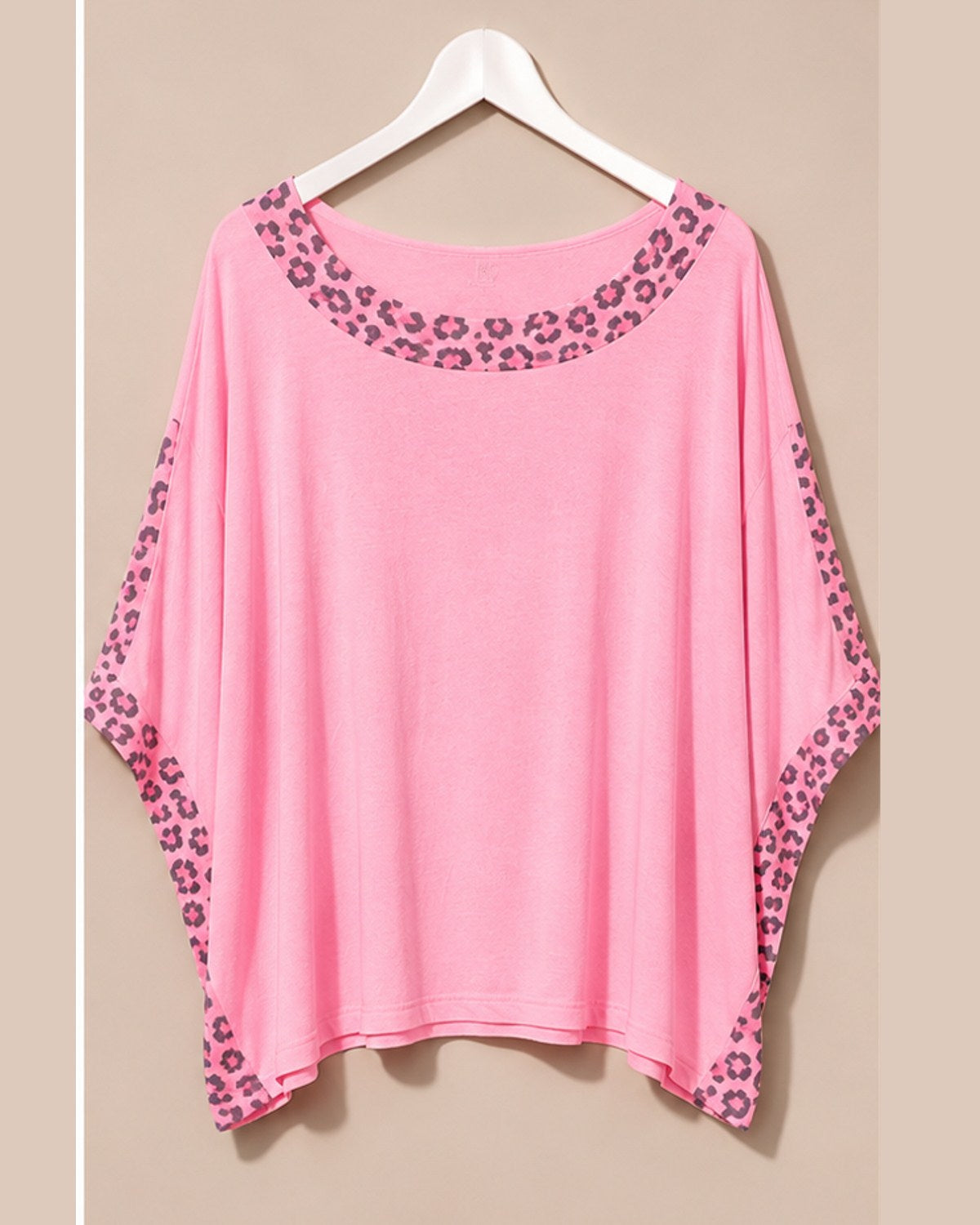 Kastiges Cropped T-Shirt mit Leo Print