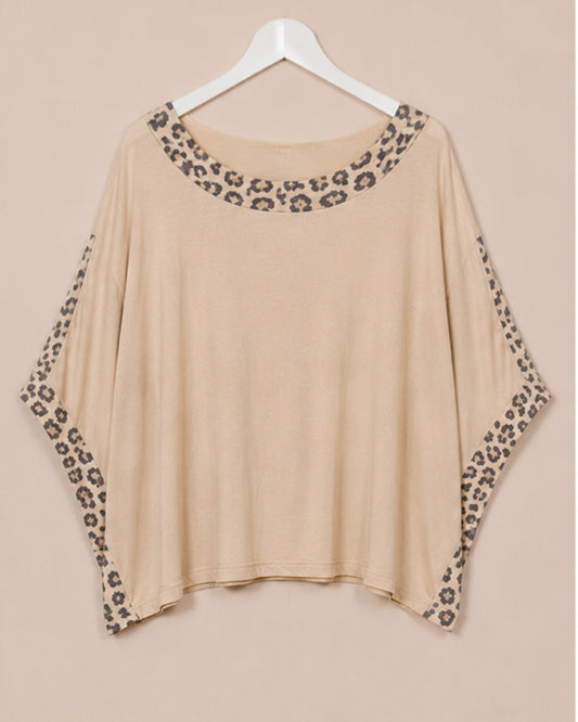Kastiges Cropped T-Shirt mit Leo Print